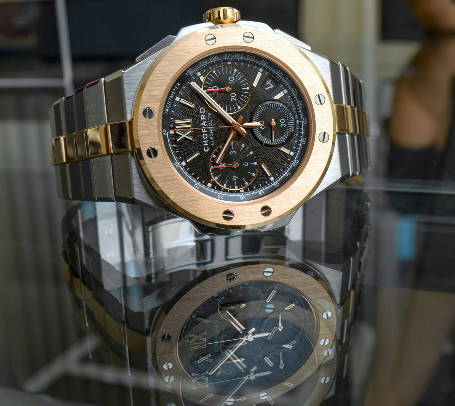 Chopard Alpine Eagle XL Chrono 奢华精钢运动腕表（图2）